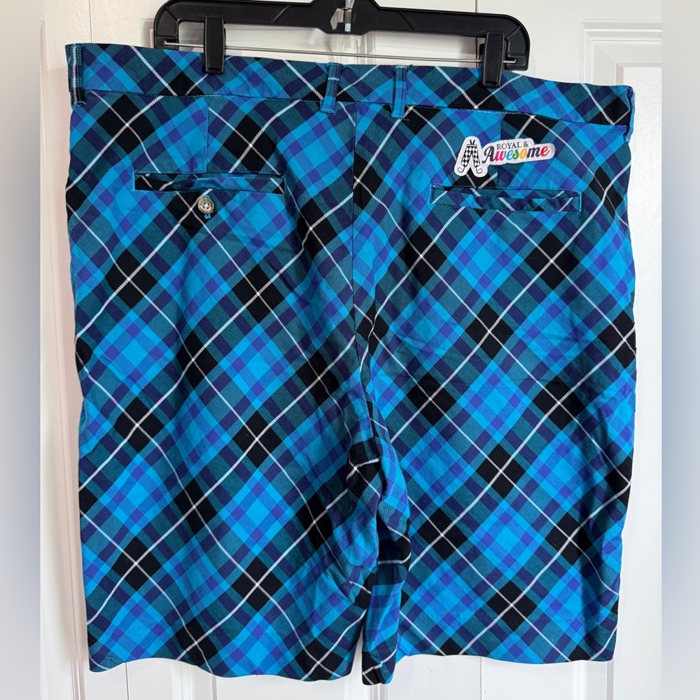 Royal & Awesome Shorts Mens 44 Blue Black Plaid Tartan Golf Flat Front Stretch - Picture 2 of 5